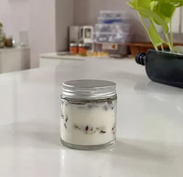 Motherhood Bloom Candle
